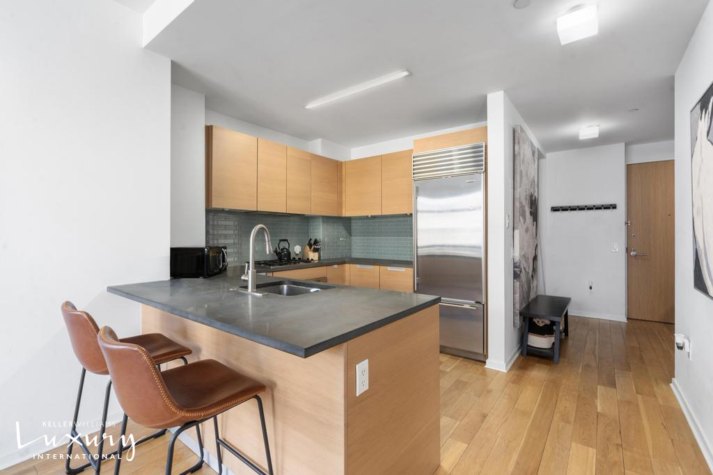 310 W 52nd Street 5J
