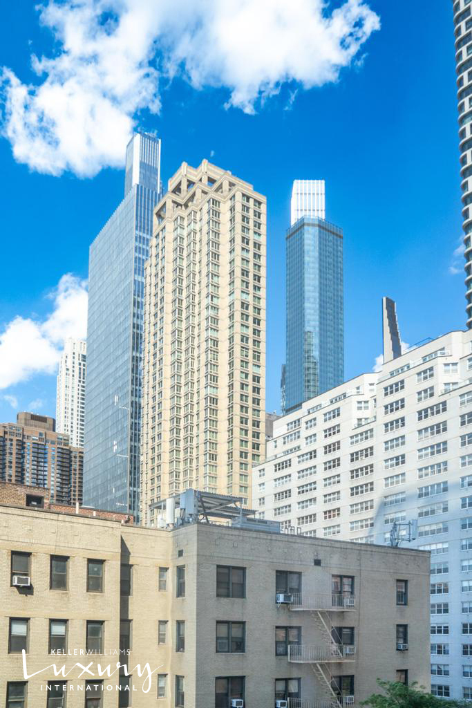 310 W 52nd Street 5J