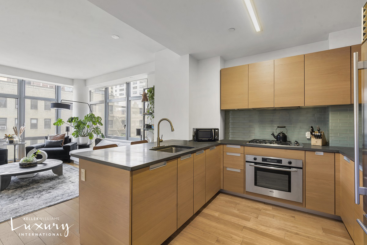 310 W 52nd Street 5J