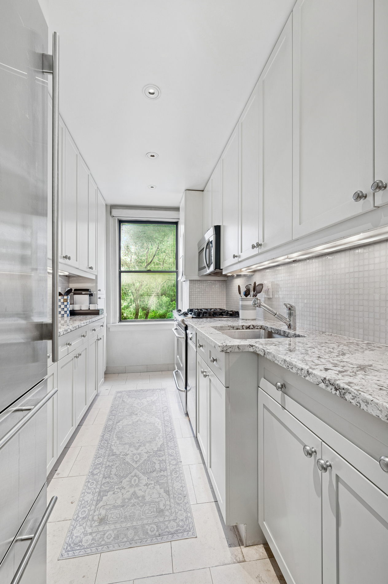 865 United Nations Plaza 6E