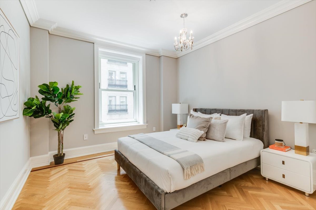 1 Central Park S 1406