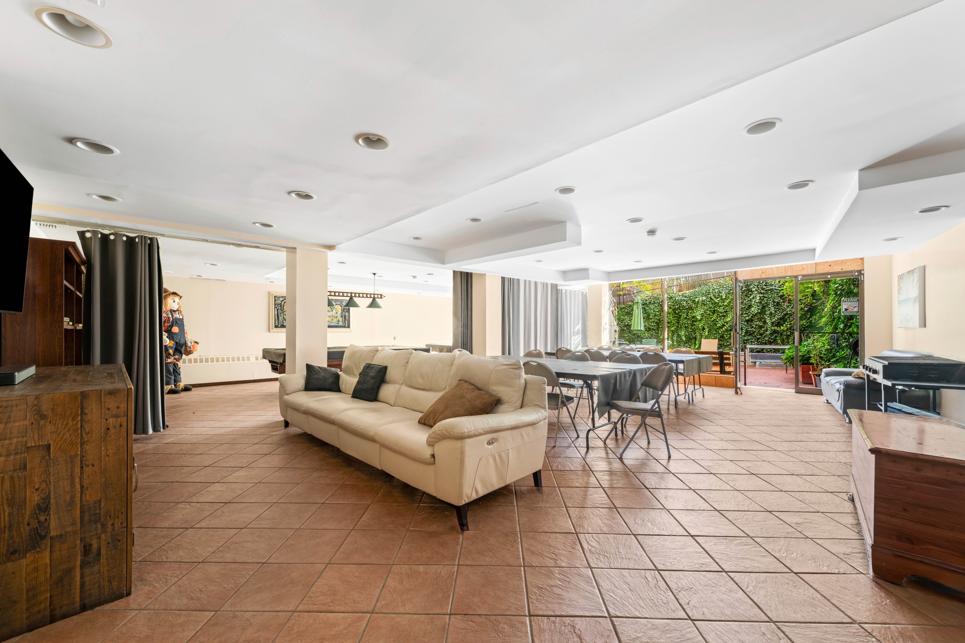 1874 Pelham Parkway S 5B
