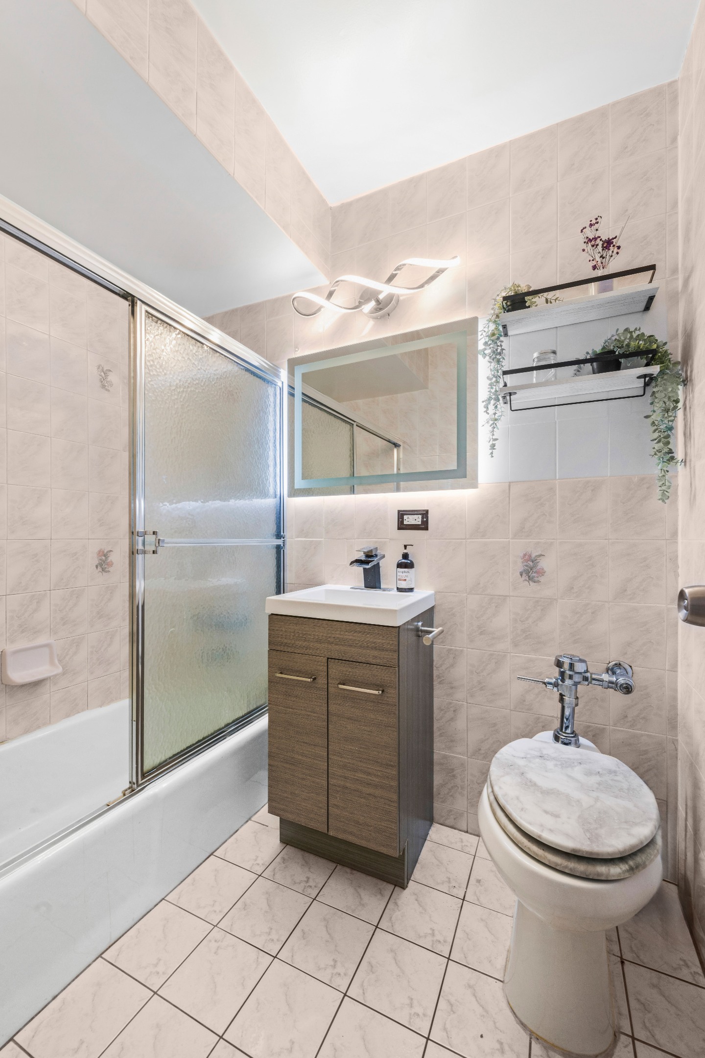1874 Pelham Parkway S 5B