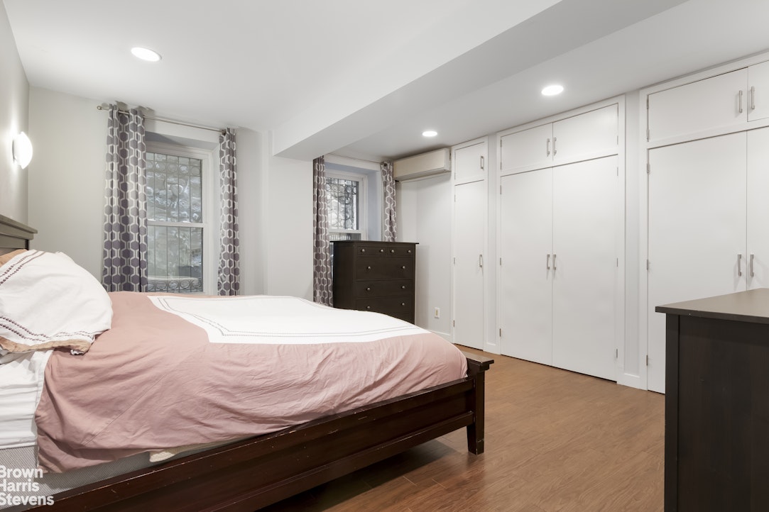 11 STERLING Place 1A