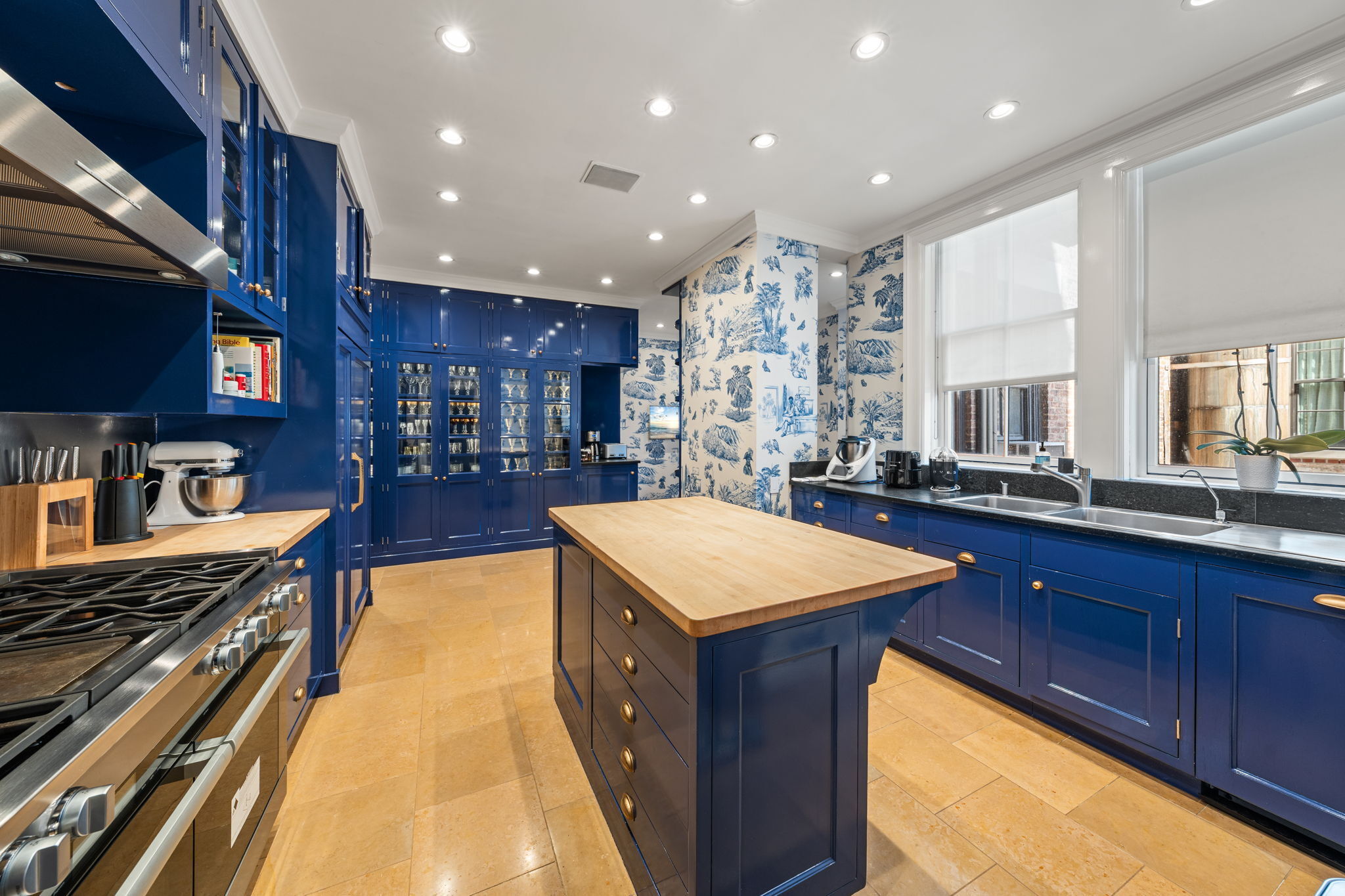 32 E 64th Street 9W