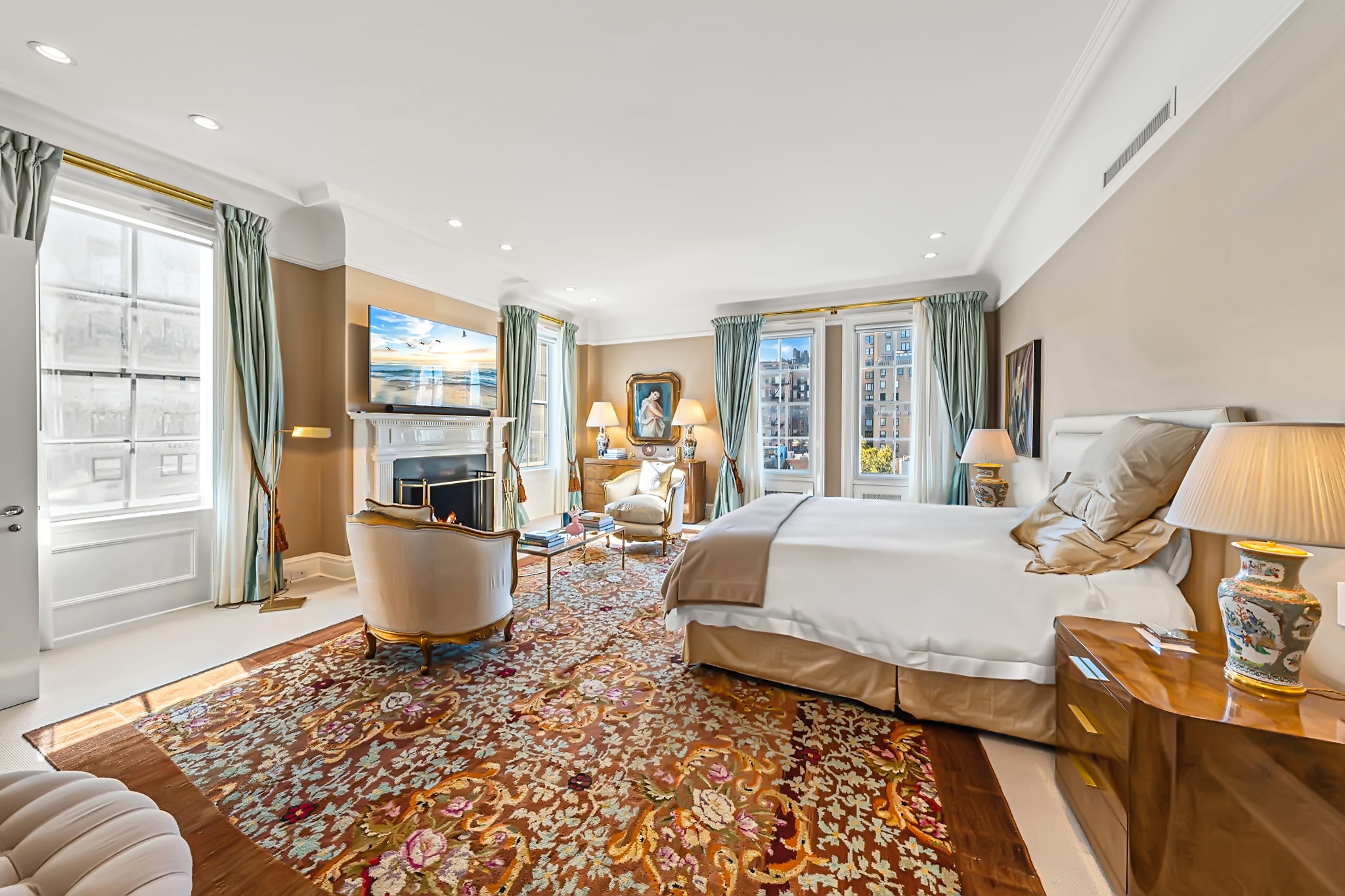 32 E 64th Street 9W