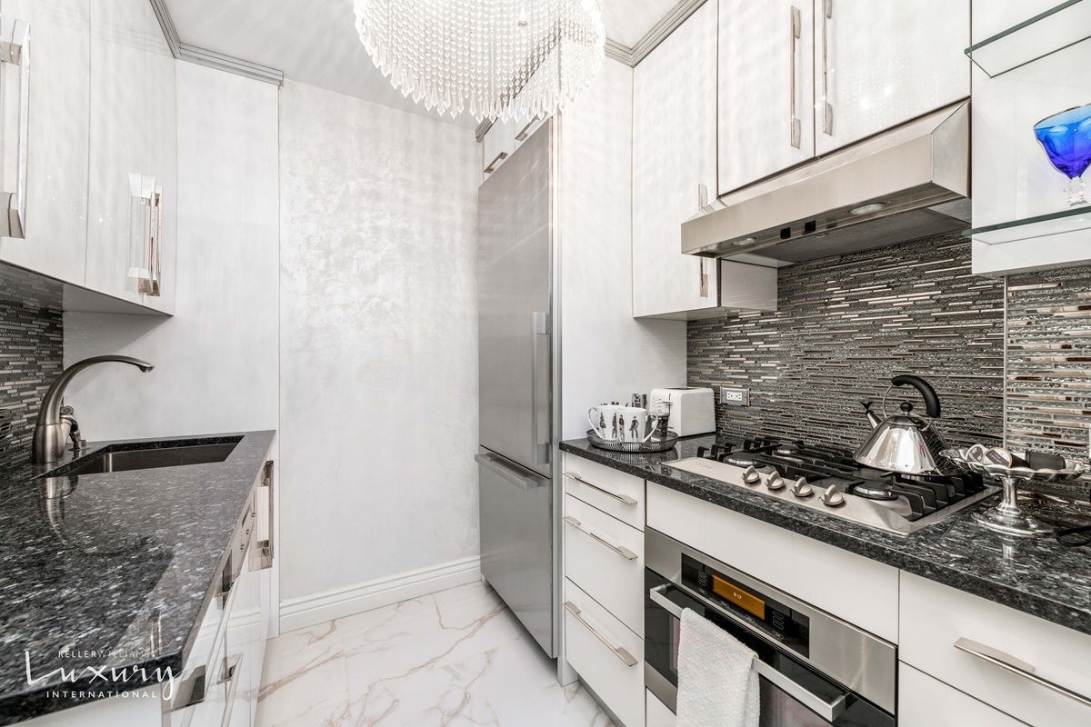 721 Fifth Avenue 32H