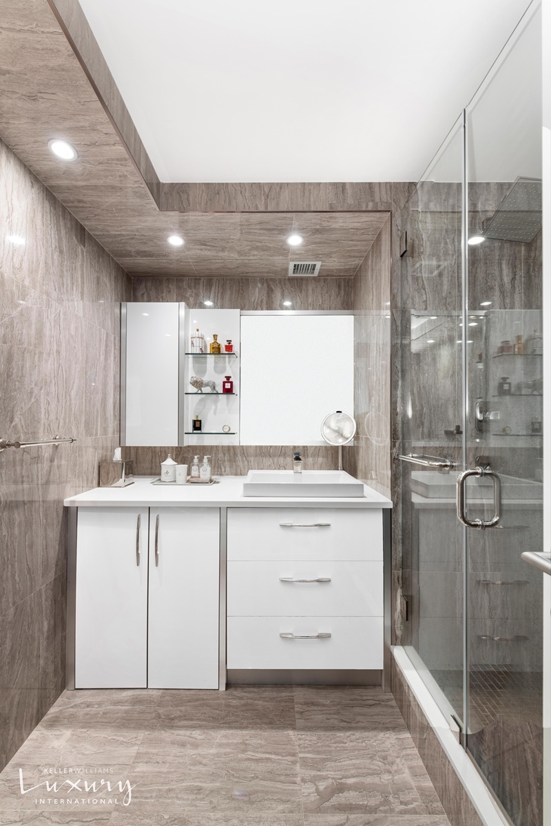 721 Fifth Avenue 32H