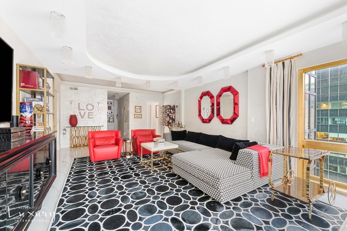 721 Fifth Avenue 32H