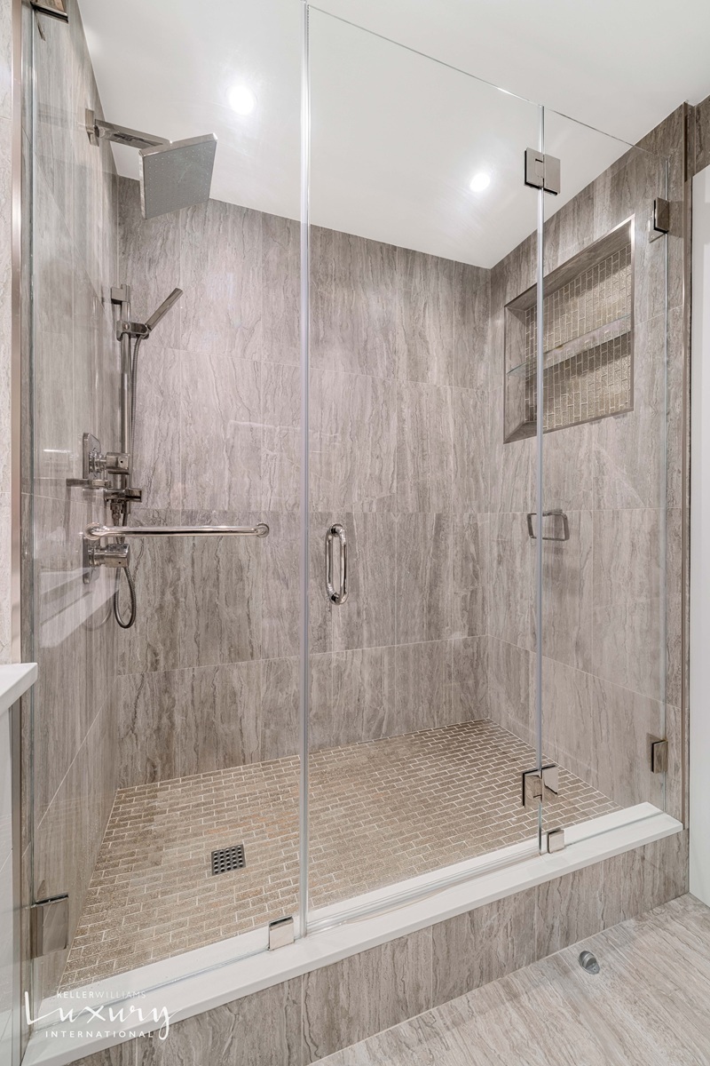 721 Fifth Avenue 32H