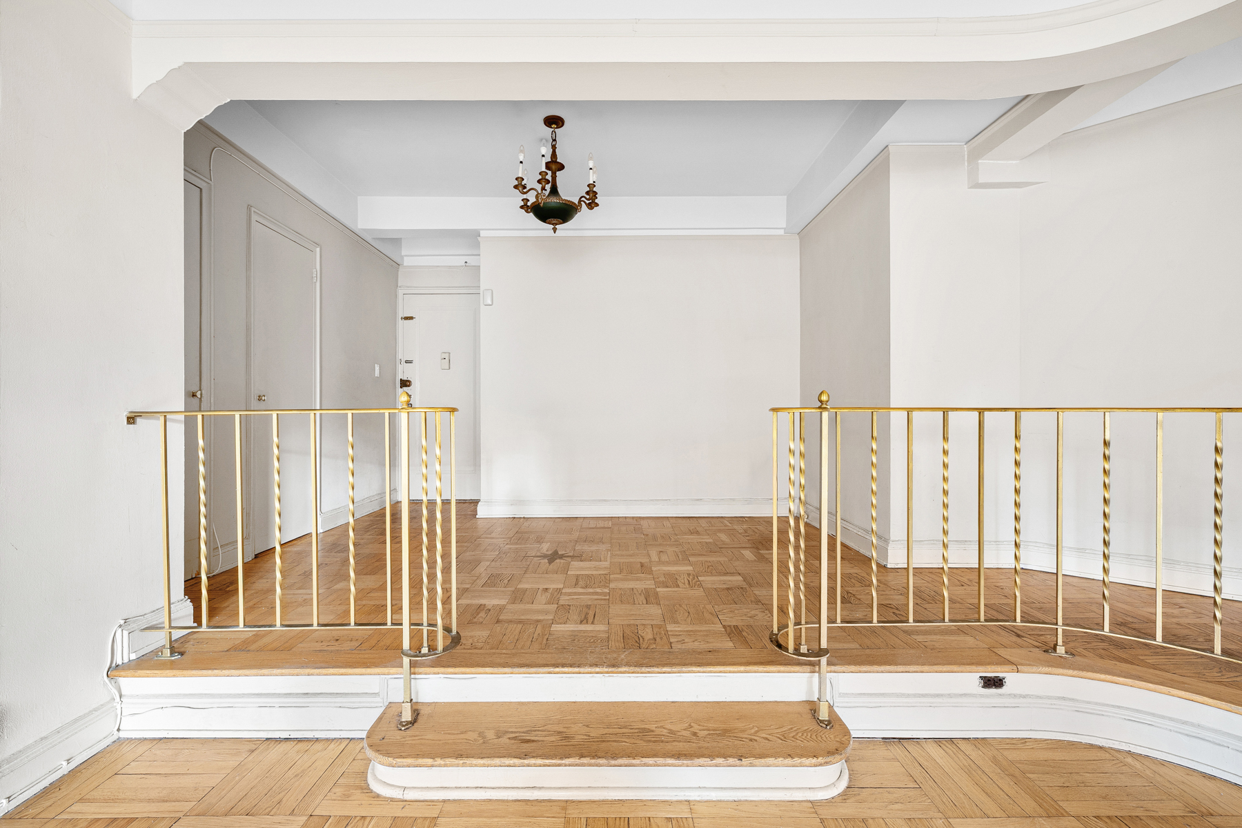 123 E 37th Street 10E