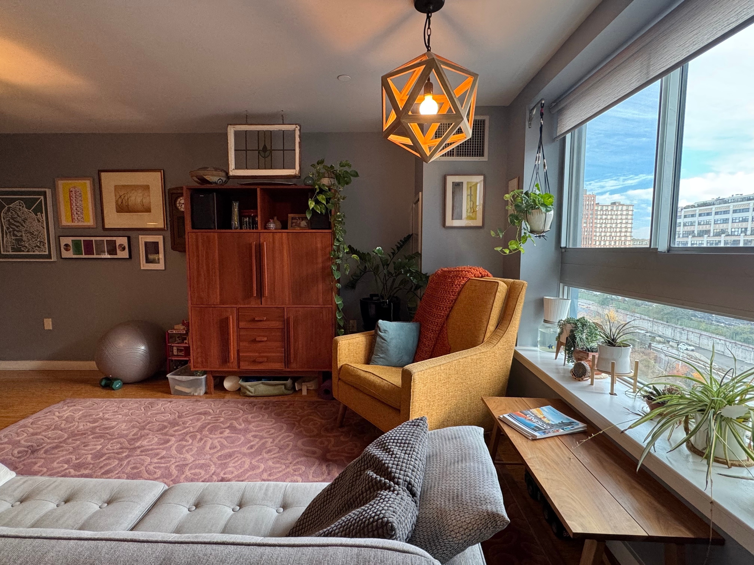 212 S Oxford Street 8G