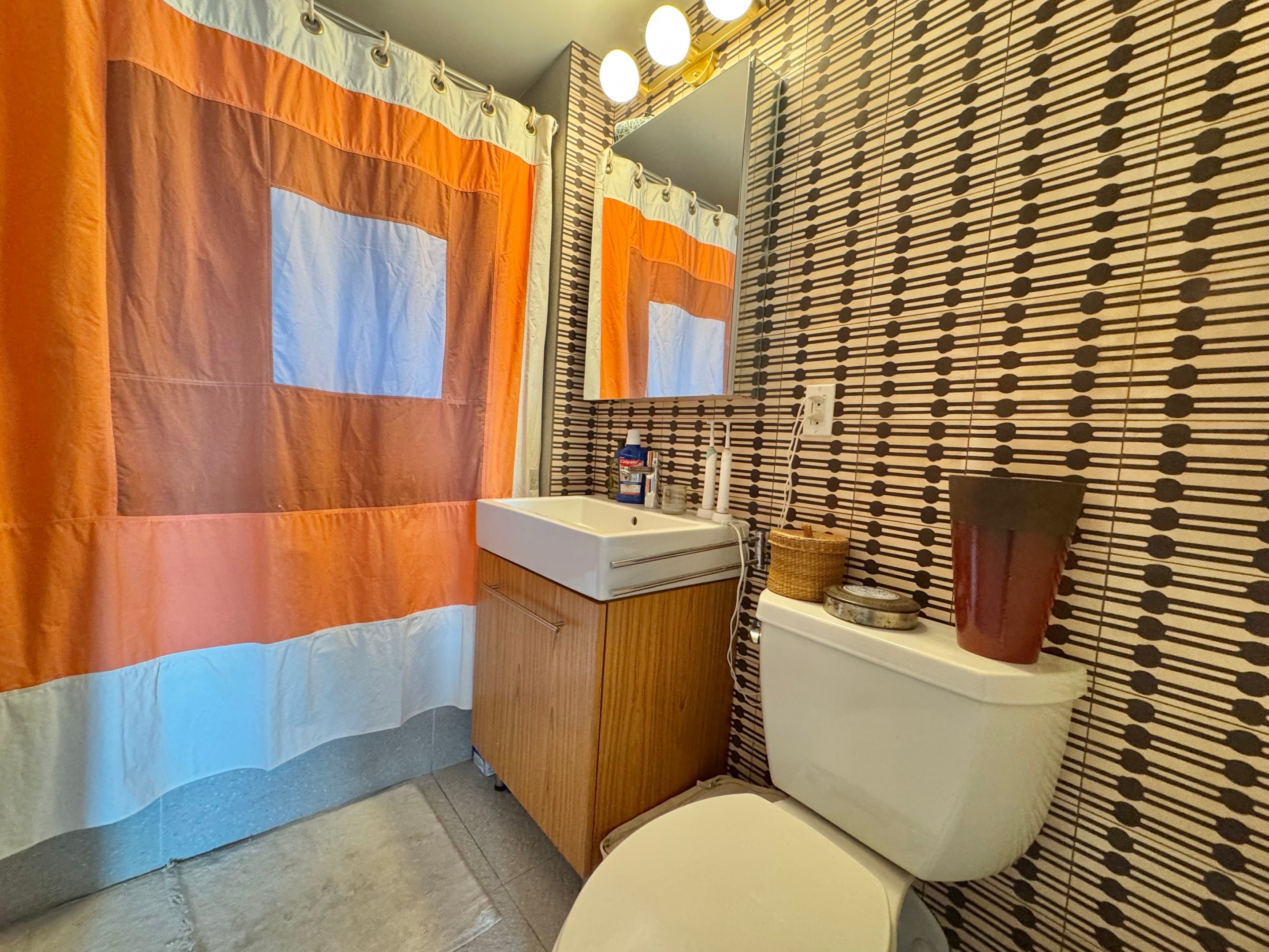 212 S Oxford Street 8G