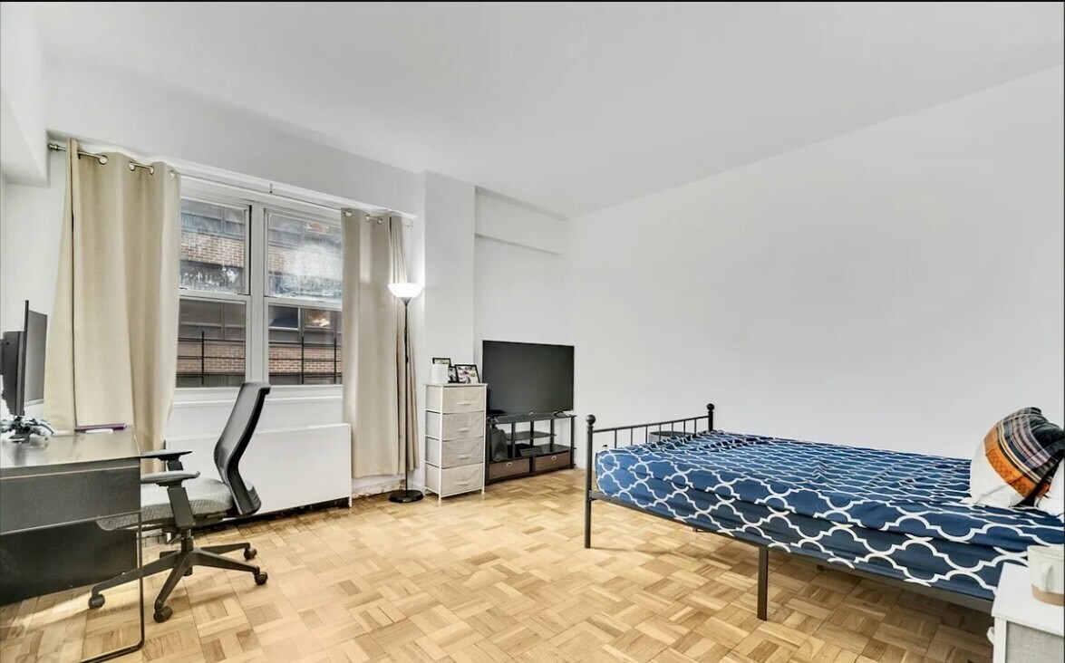 321 E 48th Street PHBC