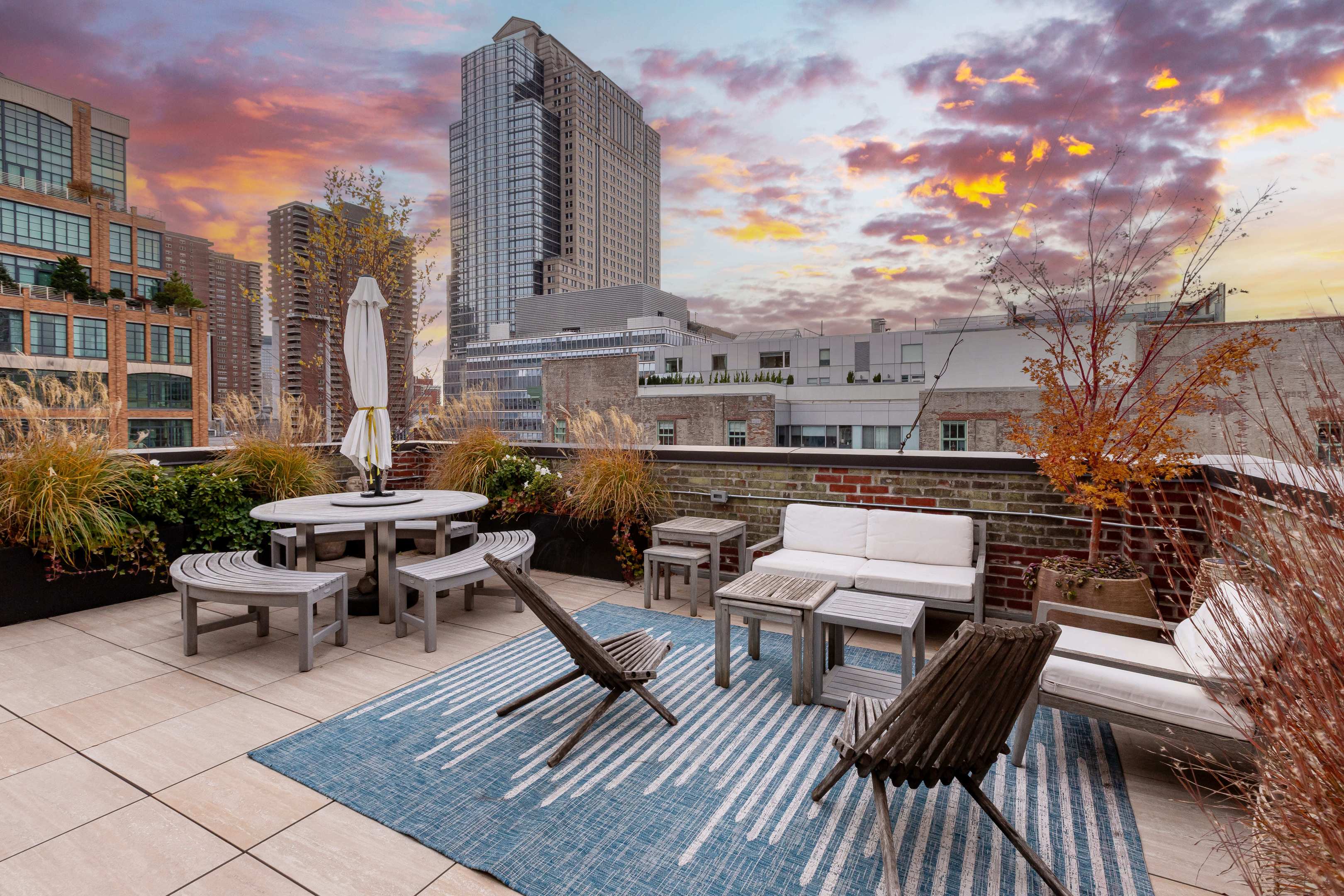 161 Hudson Street 8A