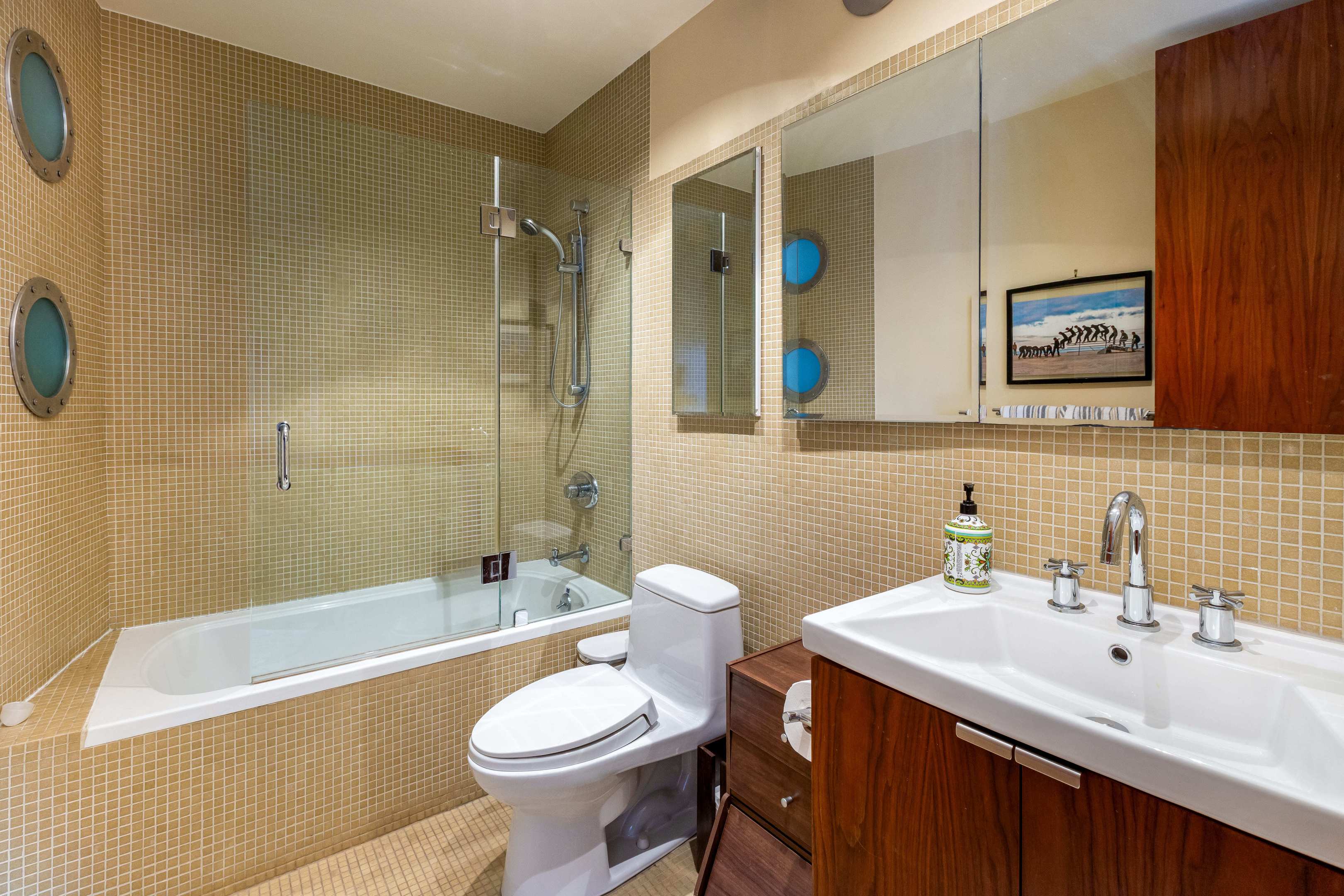 161 Hudson Street 8A