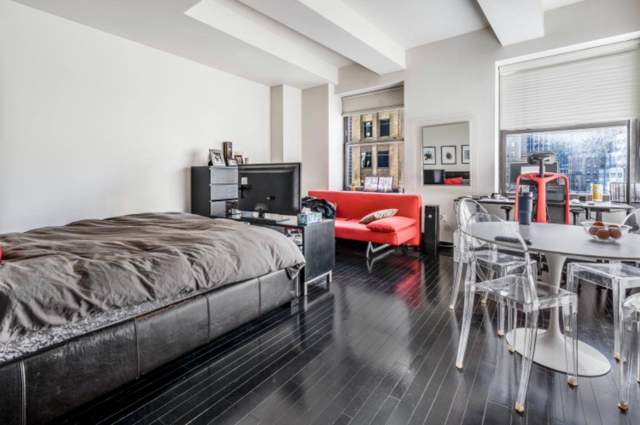 20 Pine Street 2205