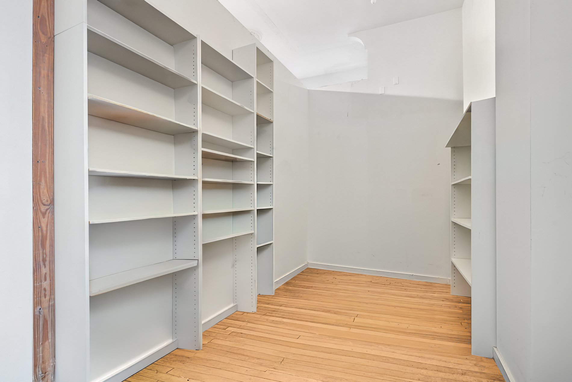 30 E 10th Street 2S