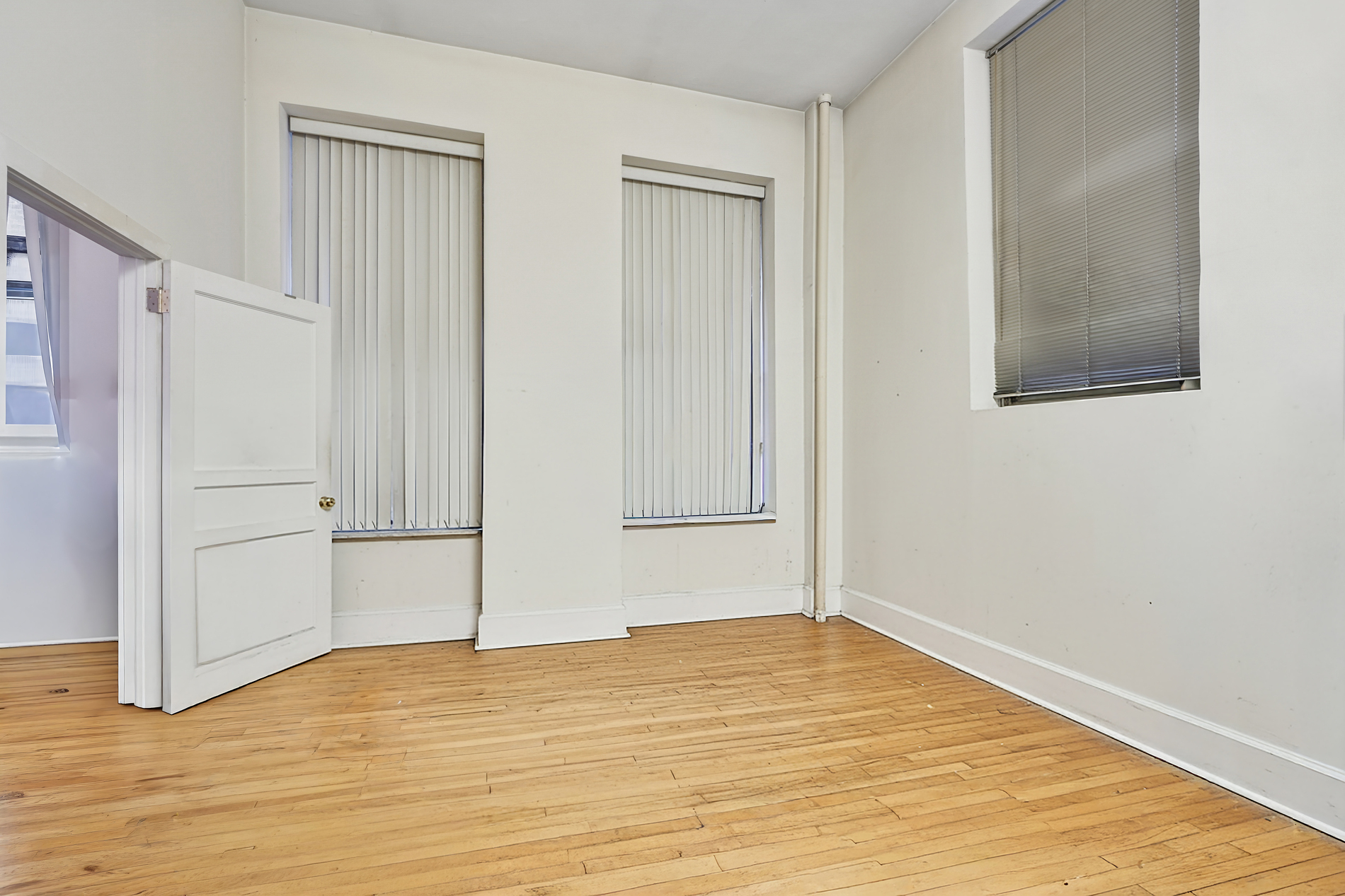 30 E 10th Street 2S