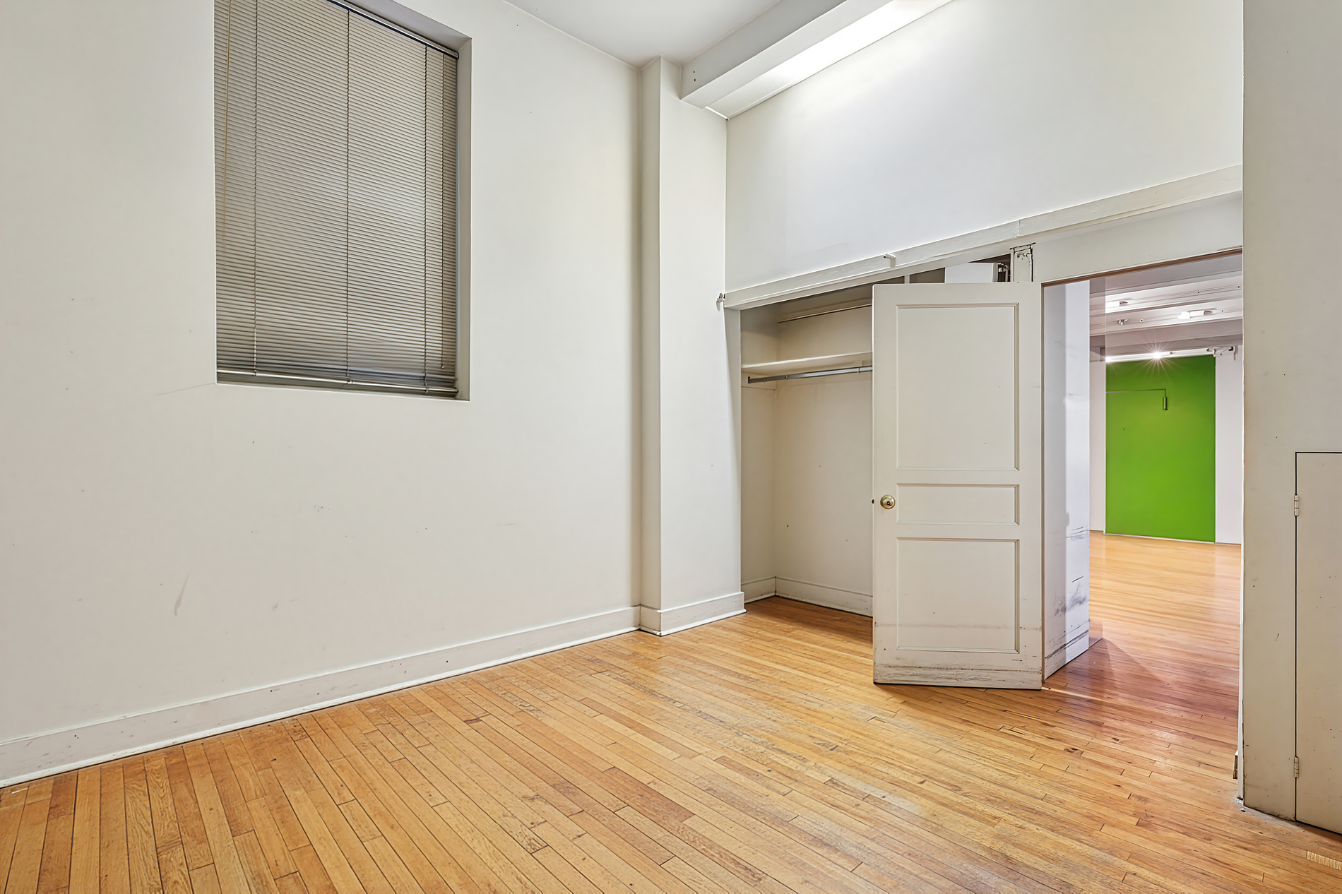 30 E 10th Street 2S