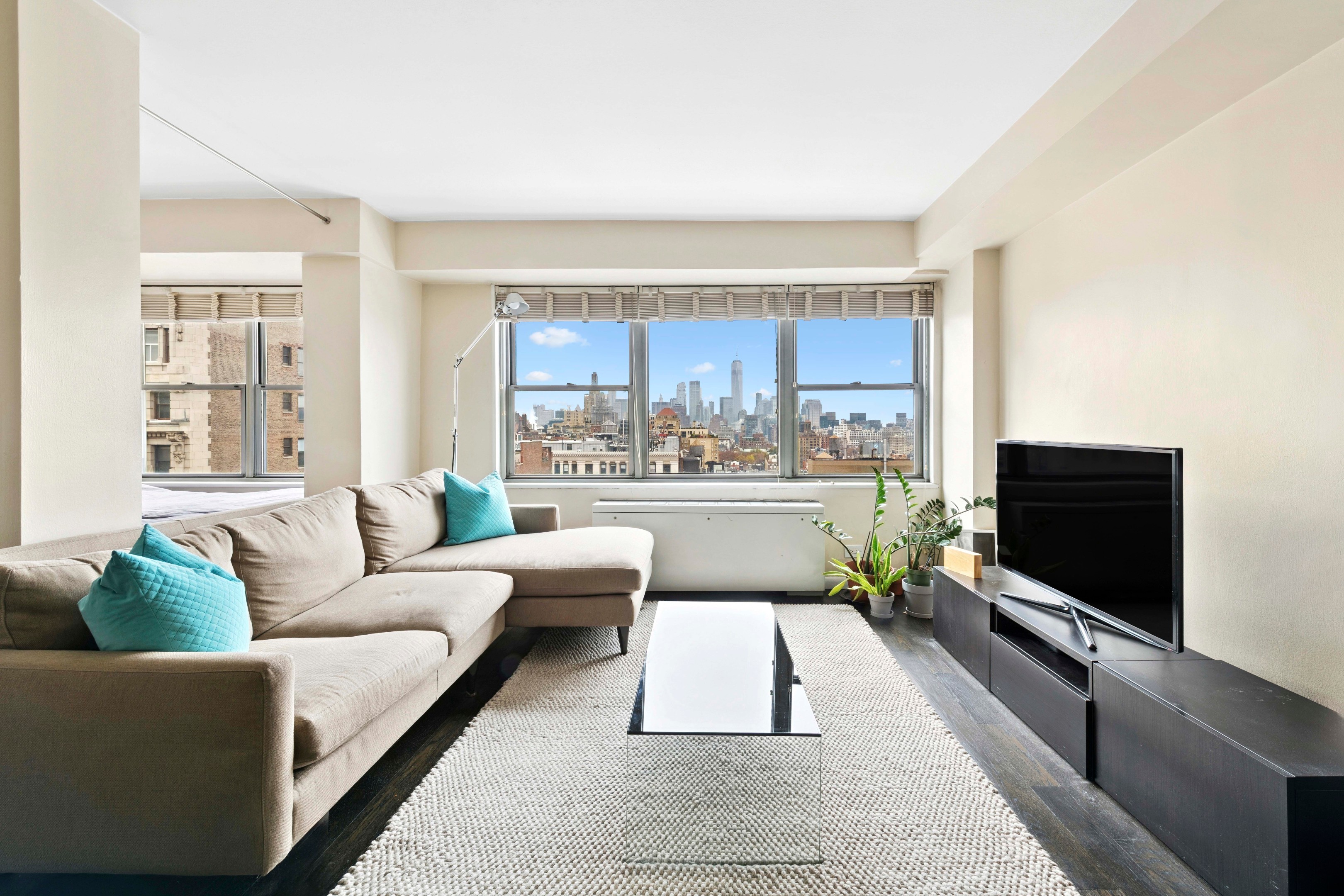 10 W 15th Street 2115