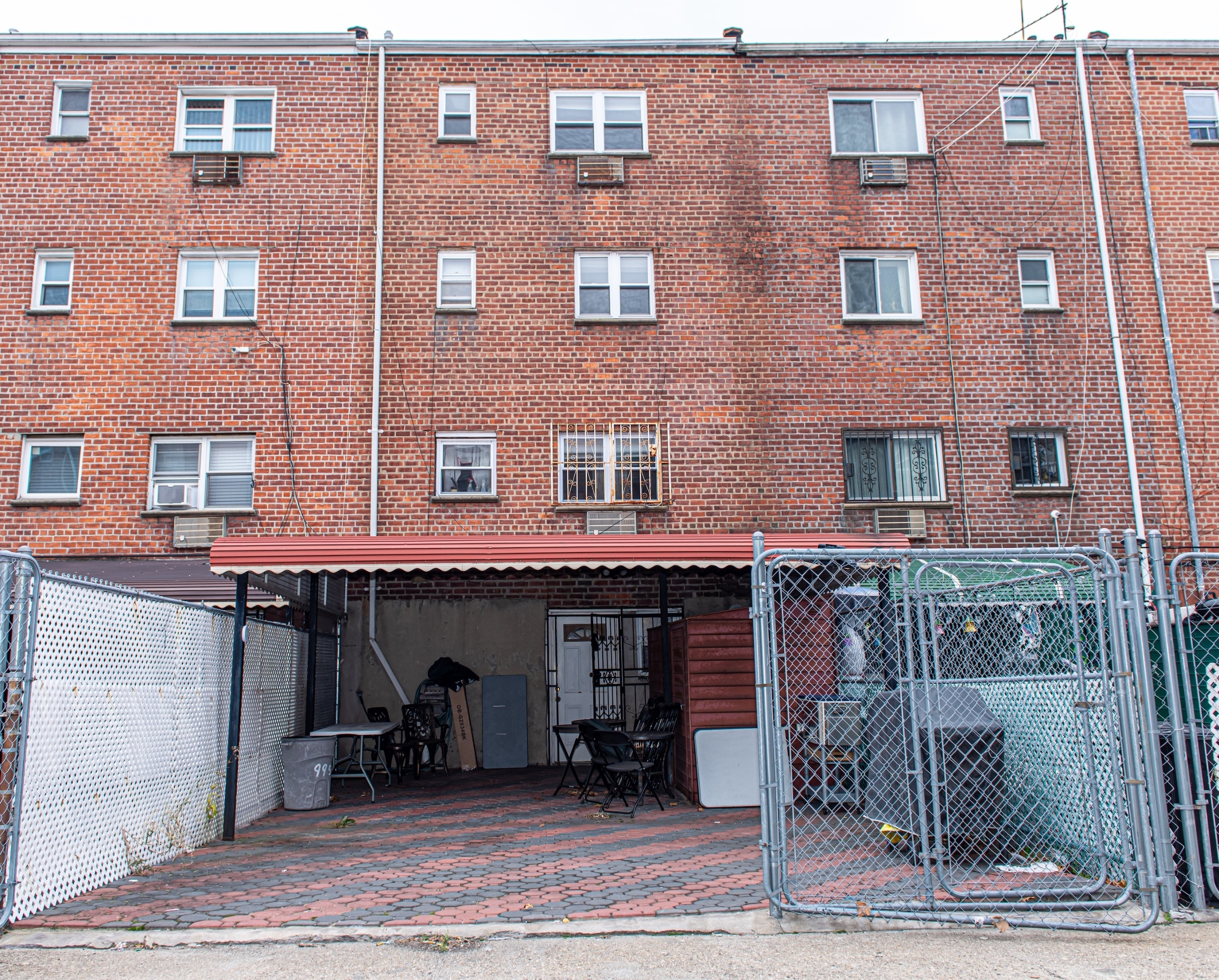 995 Warwick Street 1