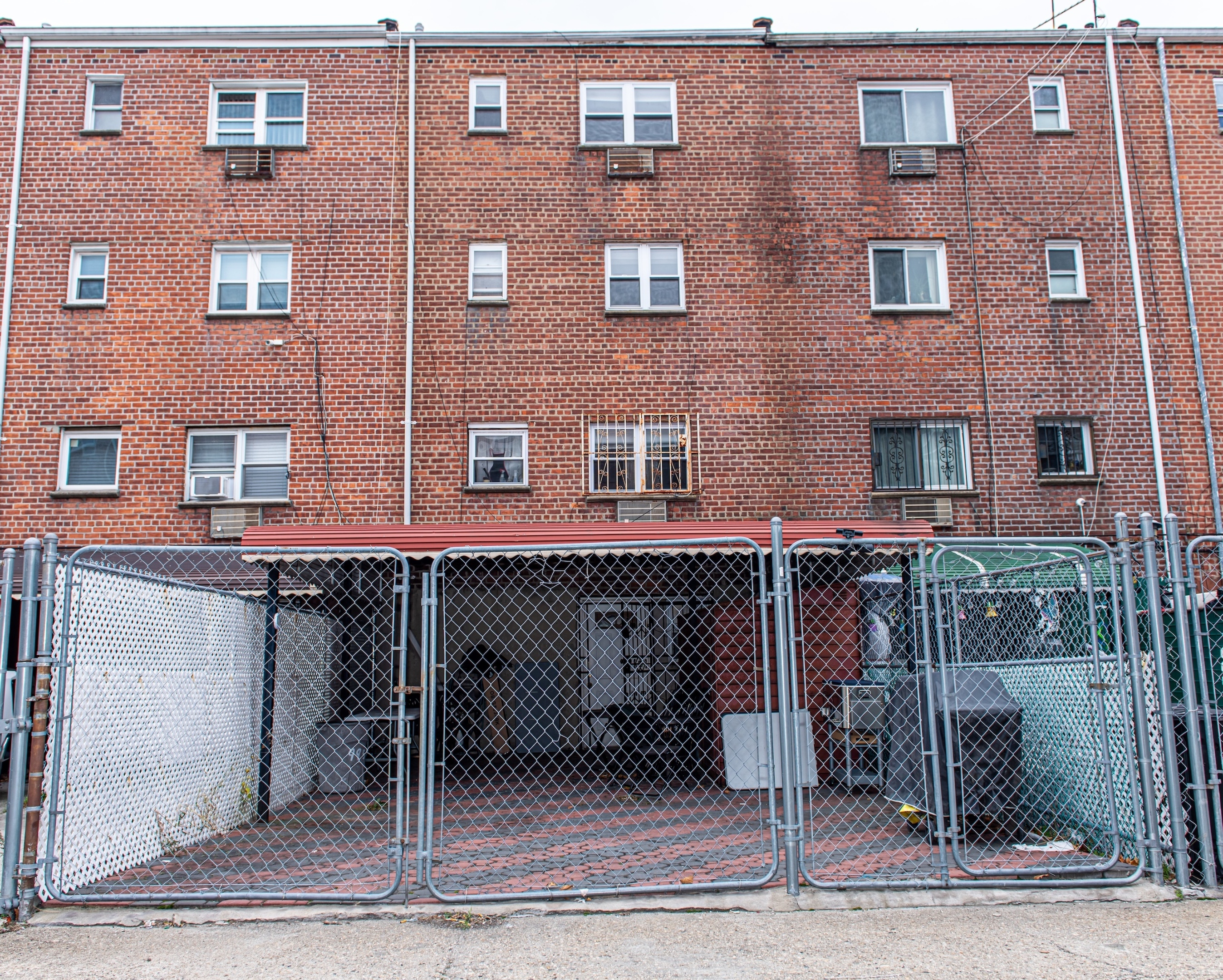 995 Warwick Street 1