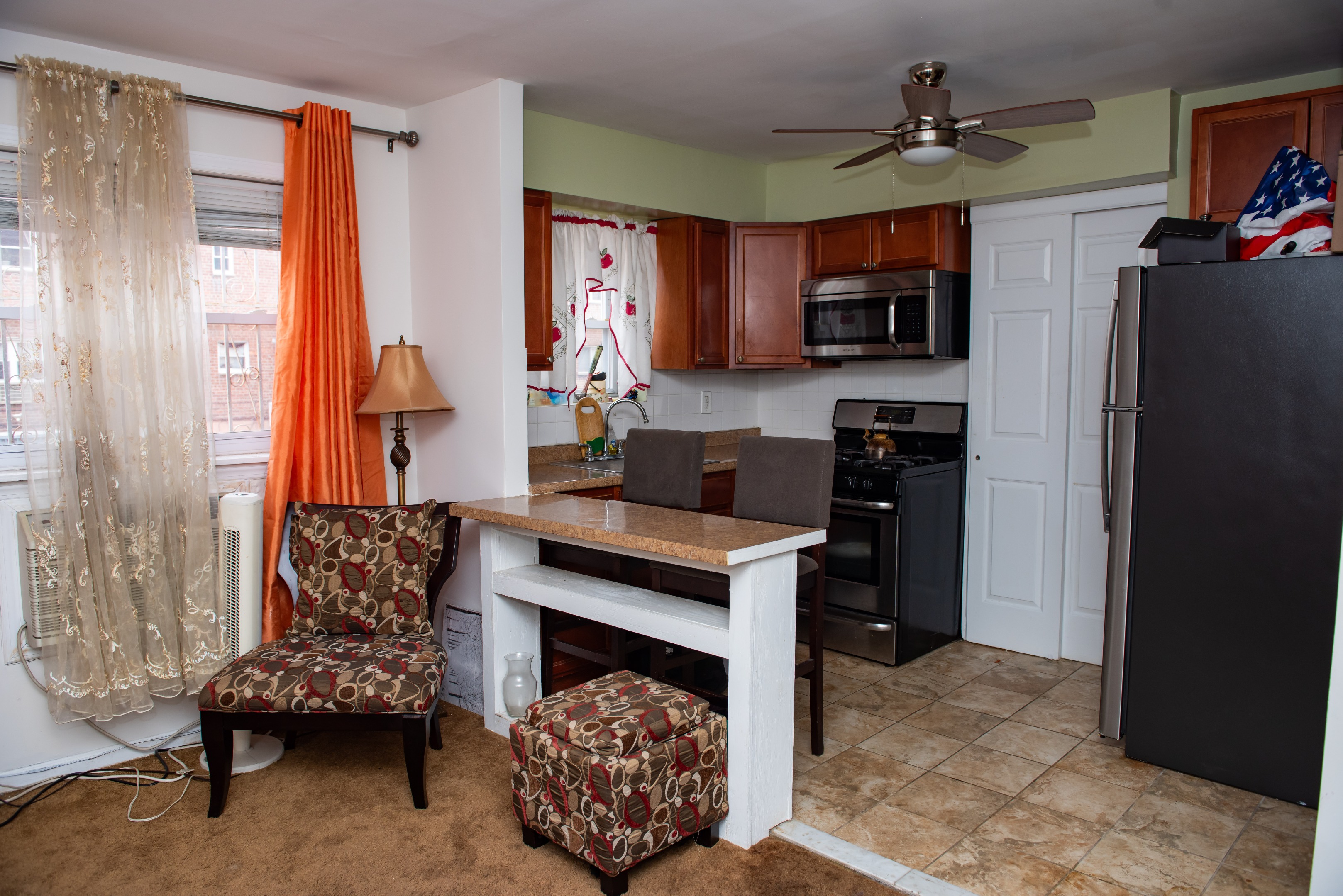 995 Warwick Street 1