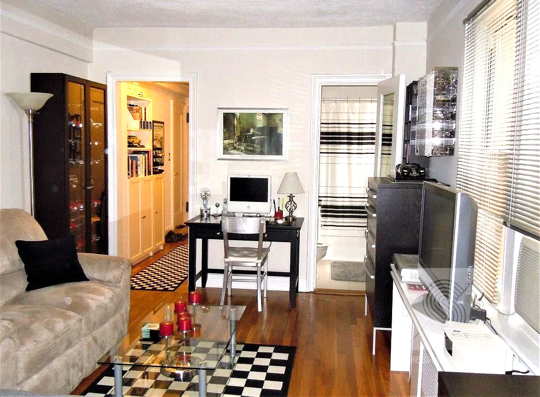 321 E 54th Street 5F