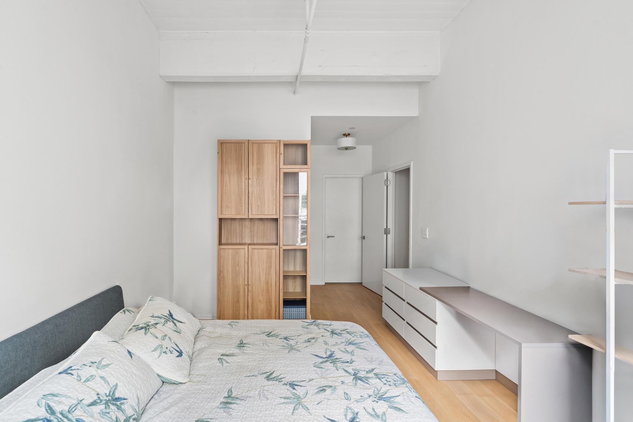 184 Kent Avenue D319