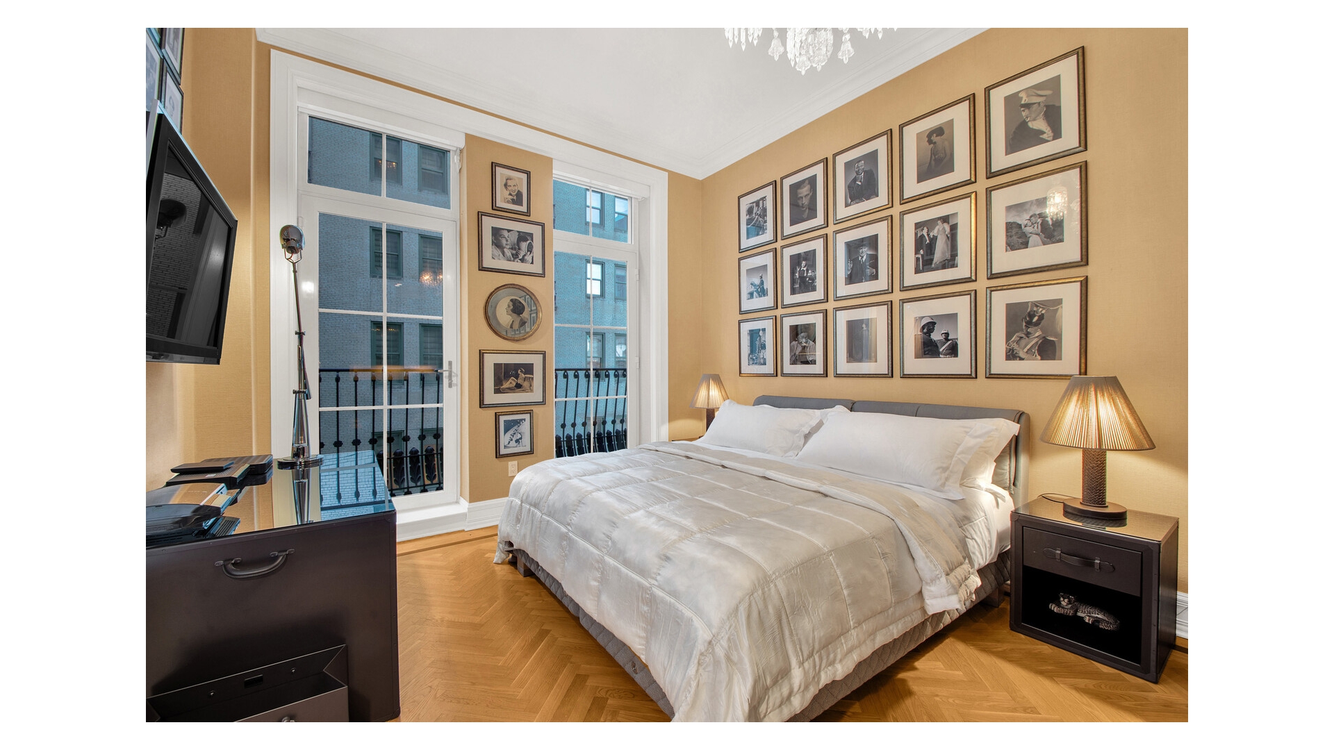 1 CENTRAL Park S 1202