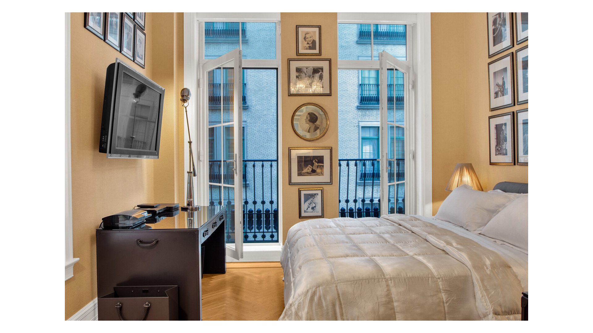 1 CENTRAL Park S 1202