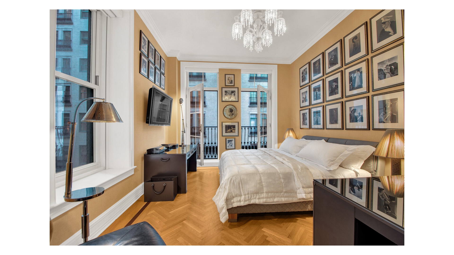 1 CENTRAL Park S 1202