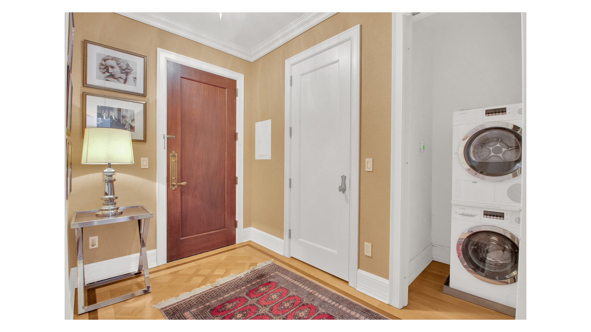 1 CENTRAL Park S 1202