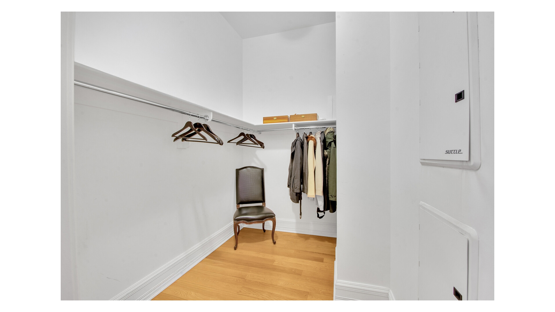 1 CENTRAL Park S 1202