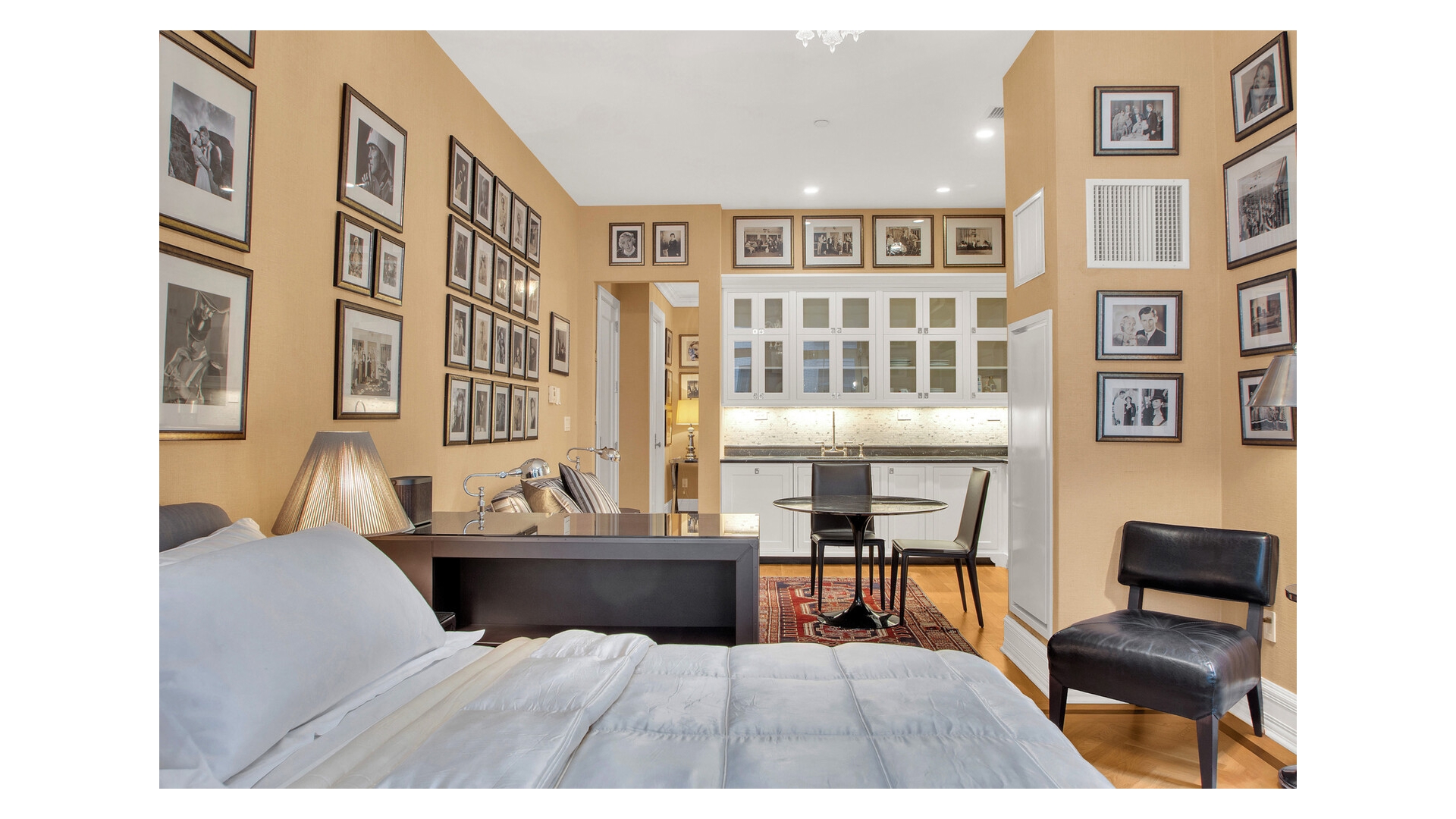 1 CENTRAL Park S 1202