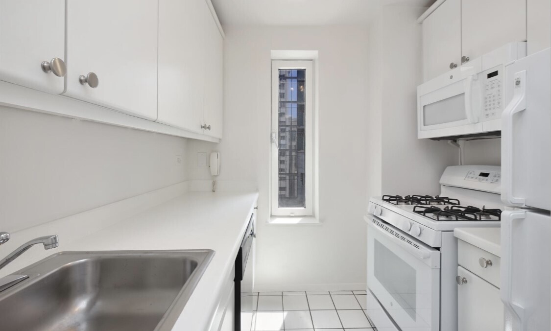 106 Central Park S 25G