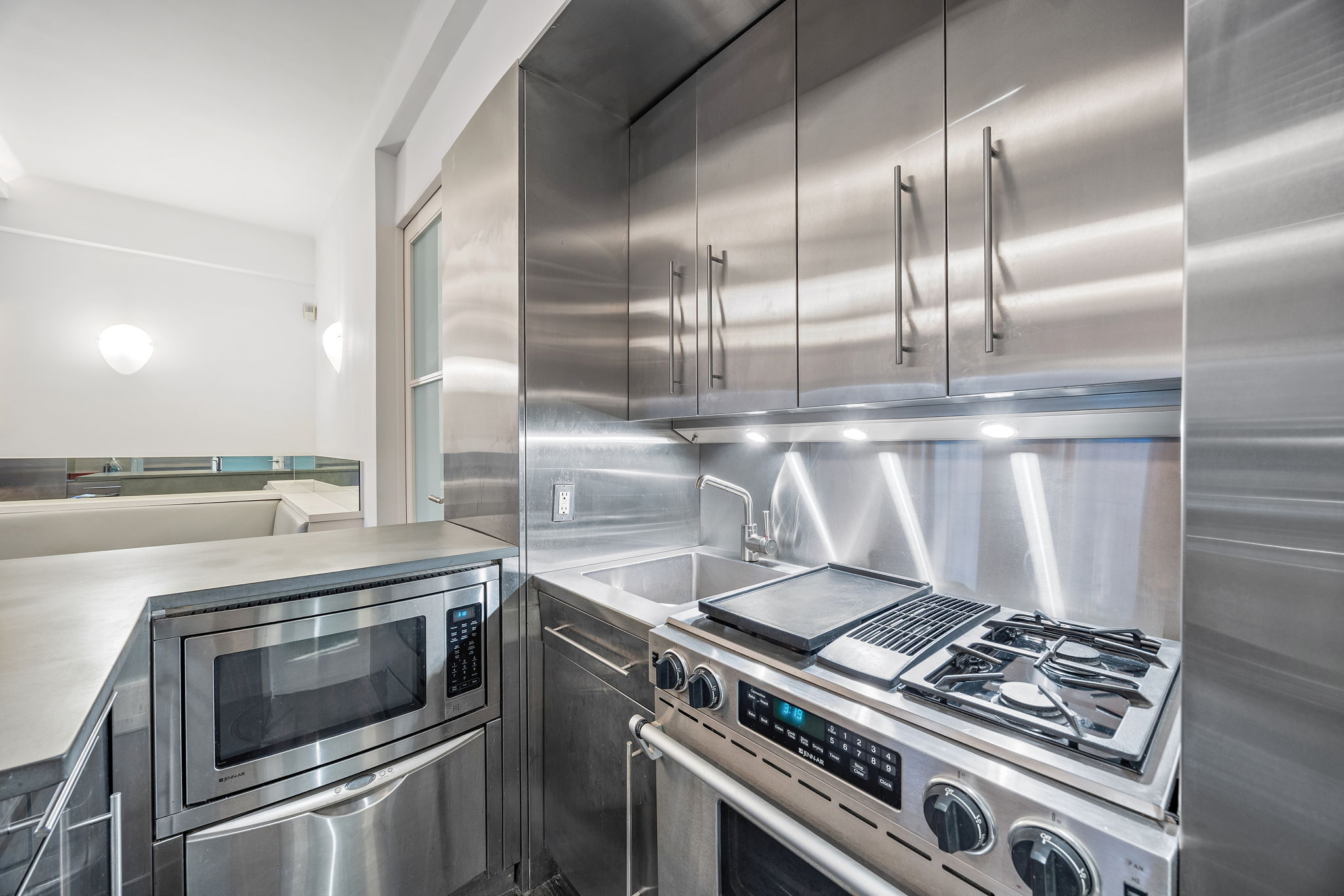 100 Central Park S 2B