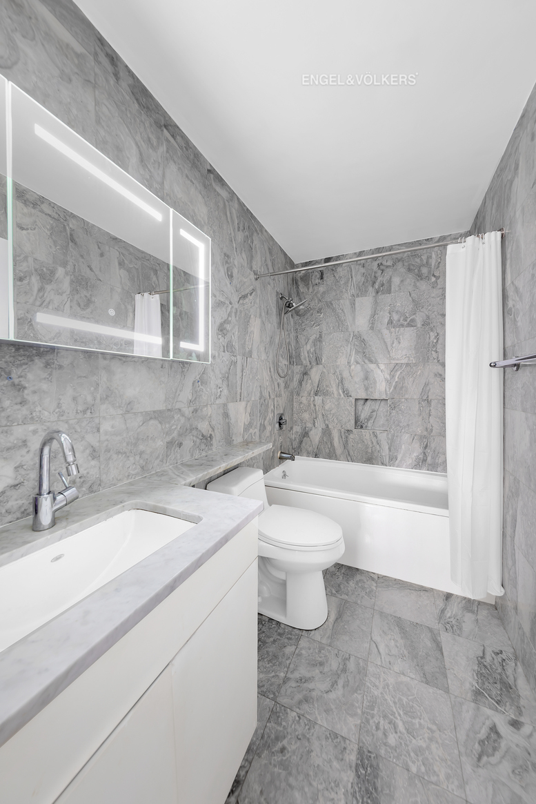 350 E 72nd Street 9B