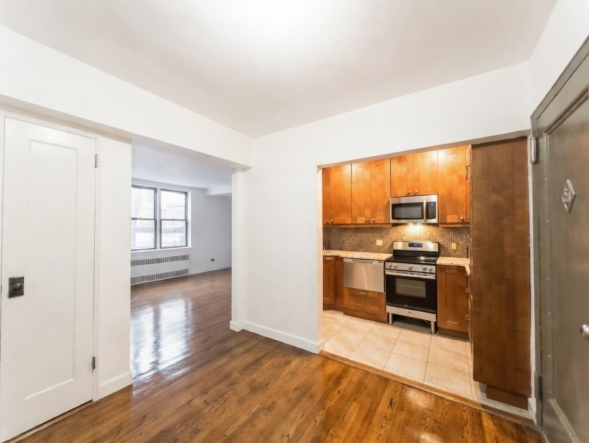3535 Kings College Place 1E