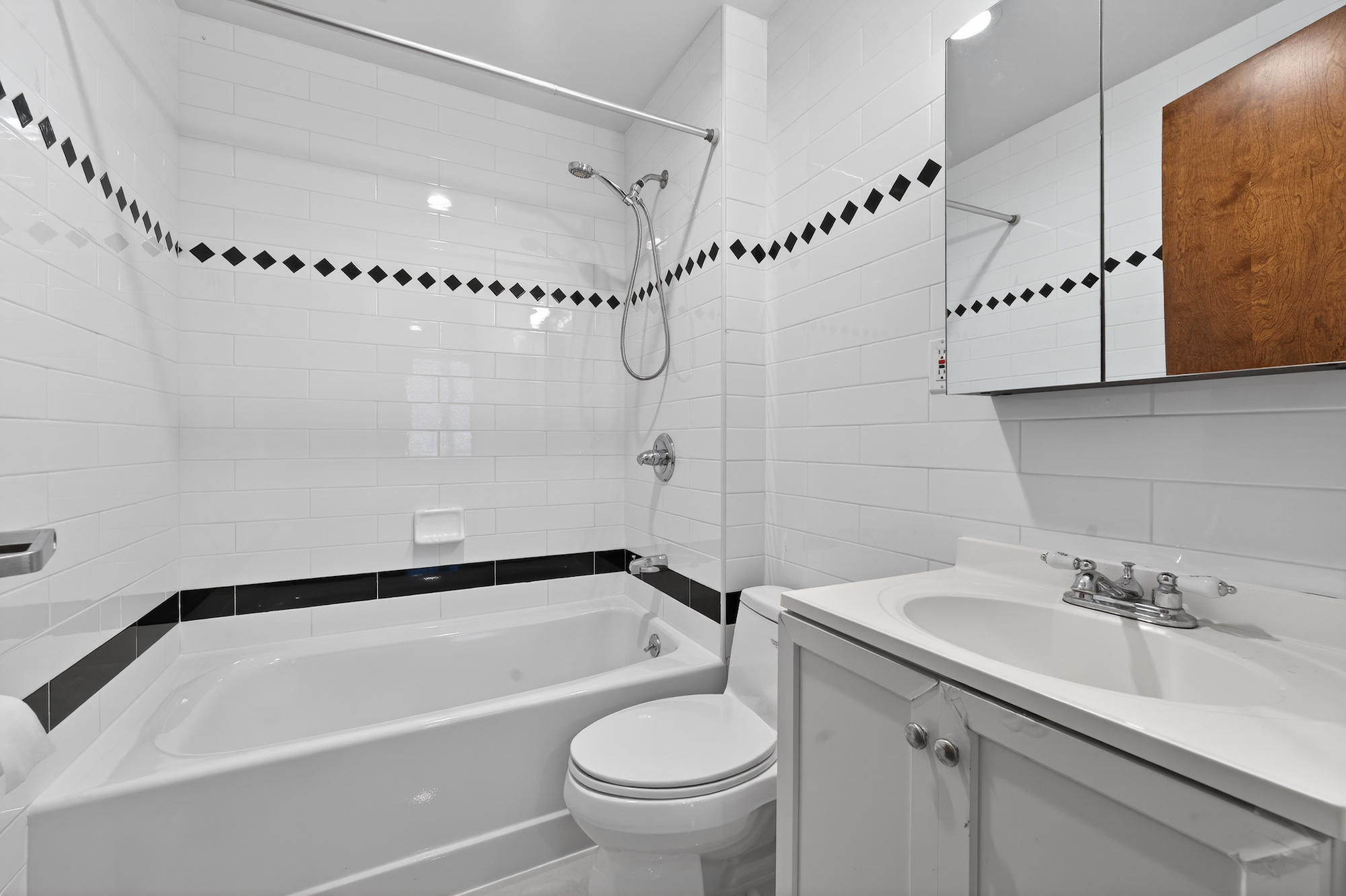 149-06 Northern Boulevard 501