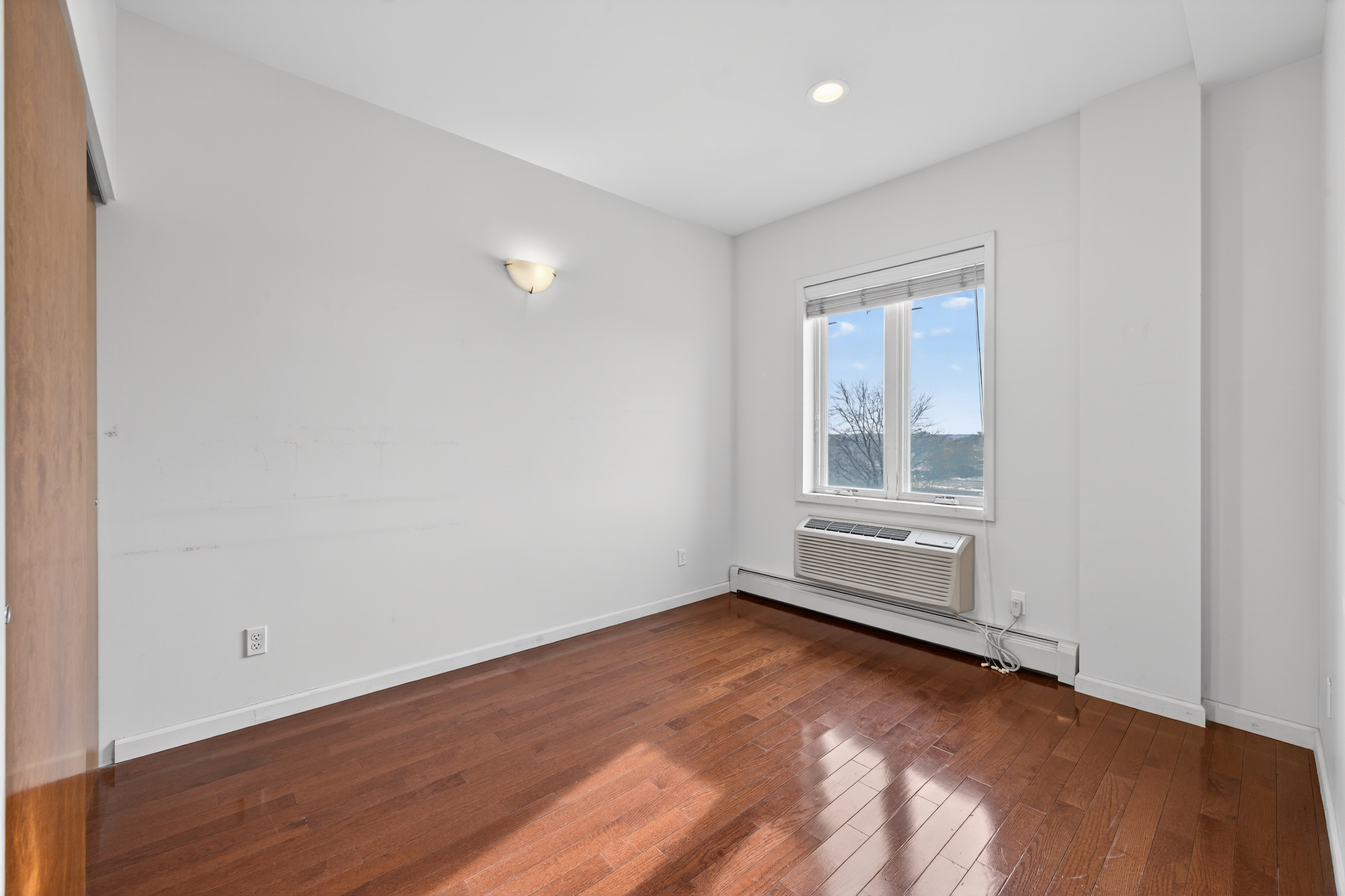 149-06 Northern Boulevard 501