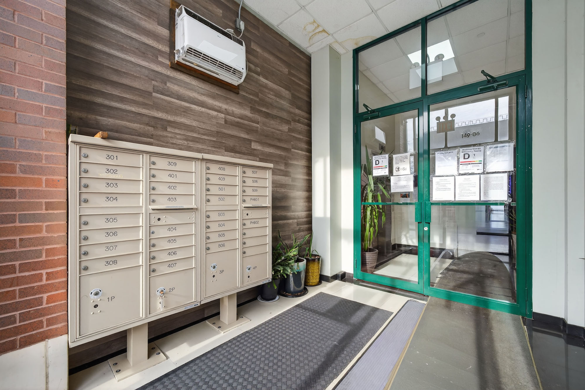 149-06 Northern Boulevard 501