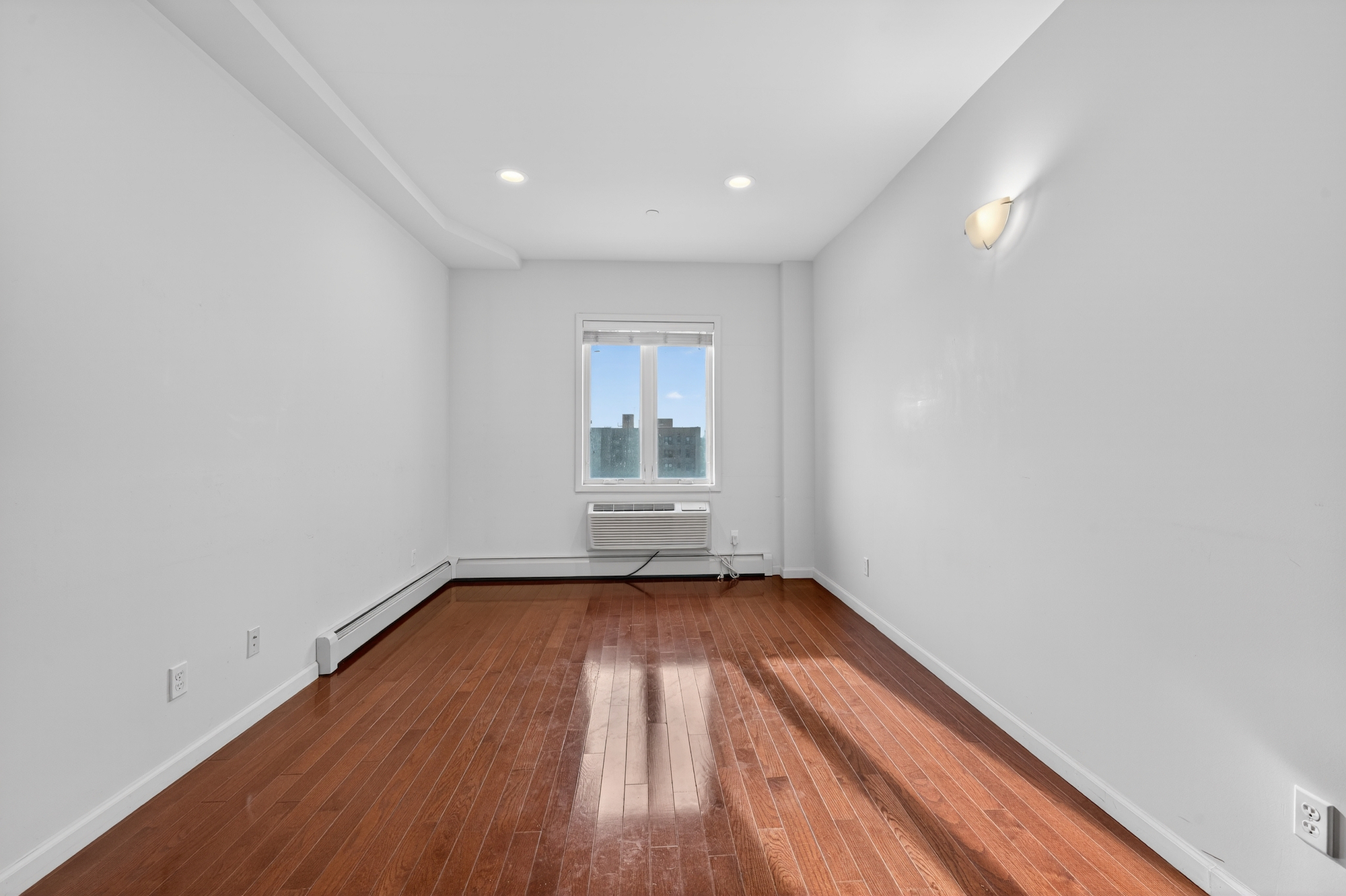 149-06 Northern Boulevard 501