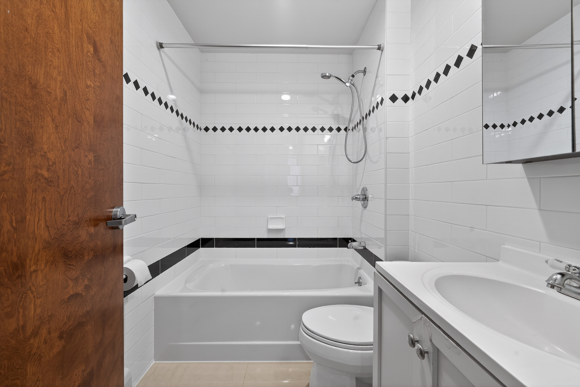 149-06 Northern Boulevard 501