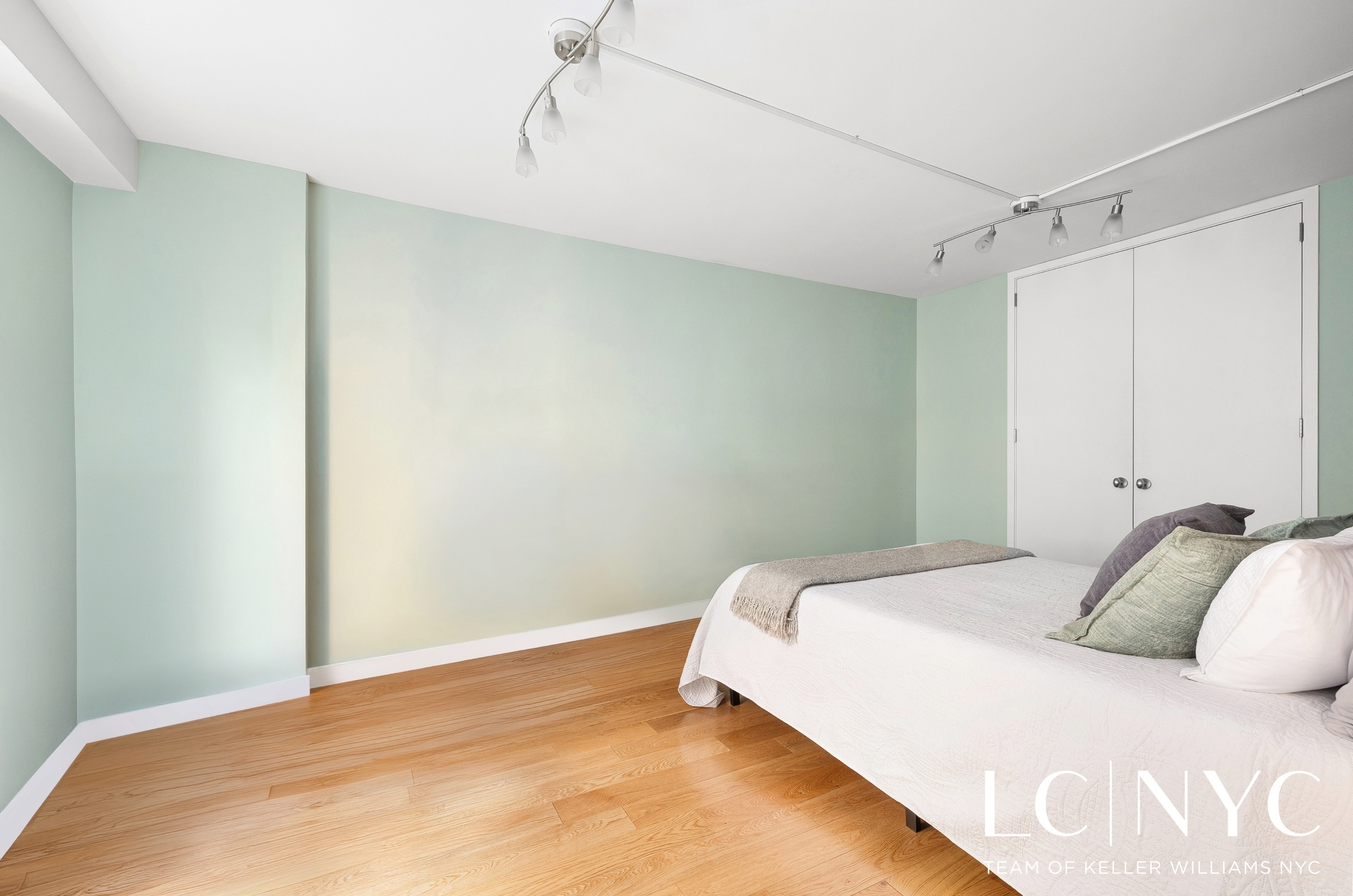 220 E 54th Street 4C/5C