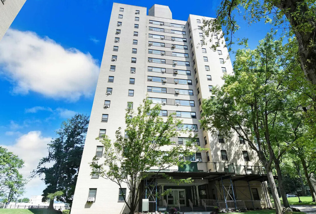 2 Fordham Hill Oval 16B