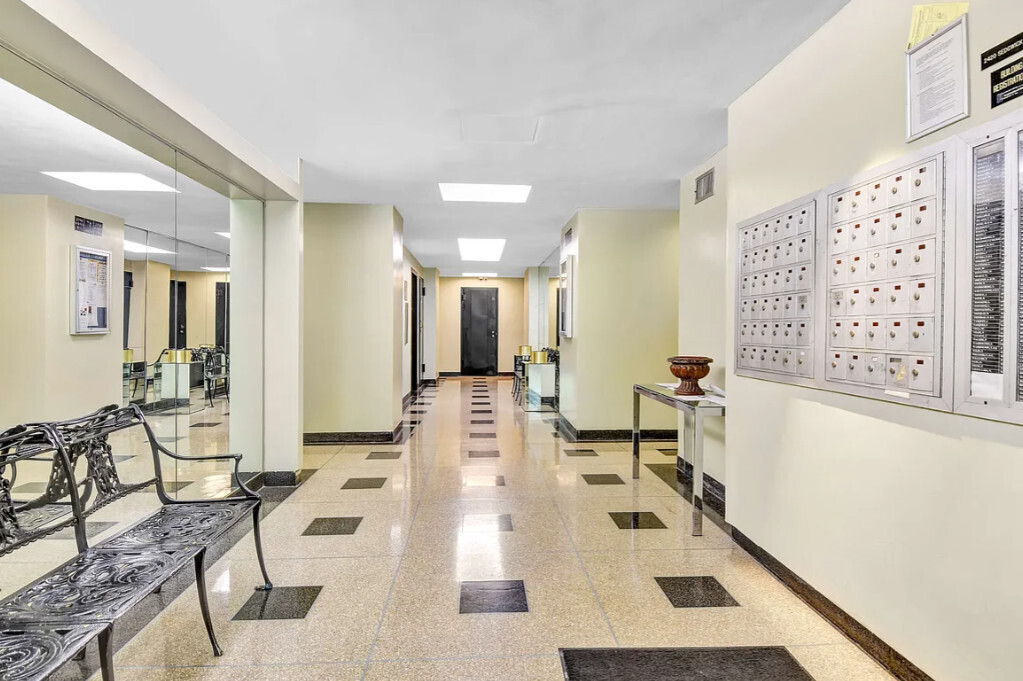 2 Fordham Hill Oval 16B