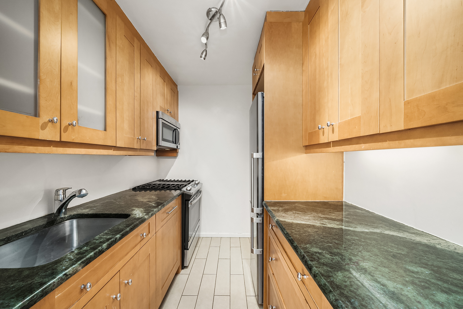 392 Central Park W 16Y