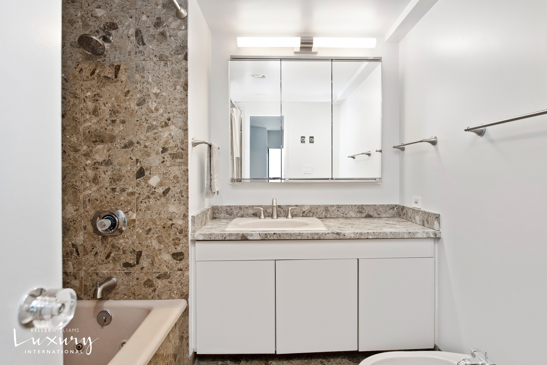 721 Fifth Avenue 37A